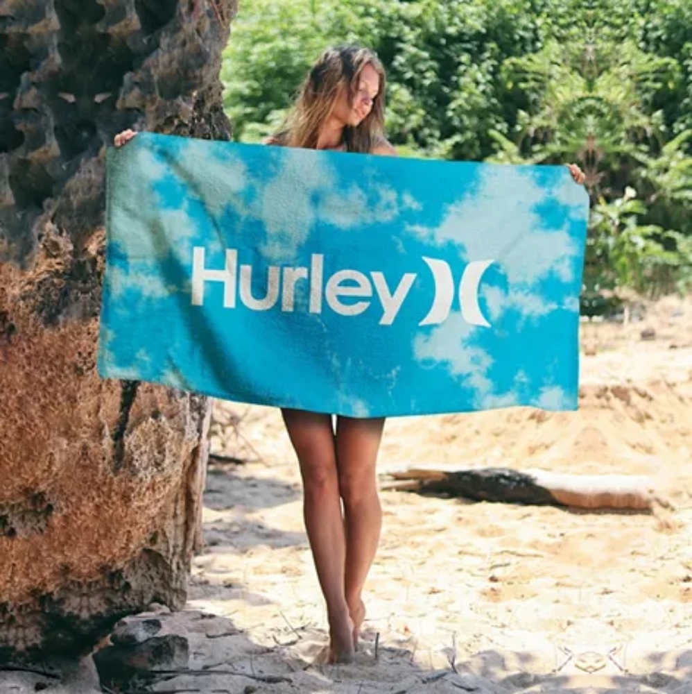 NWT | Hurley OAO Lightning Beach Towel